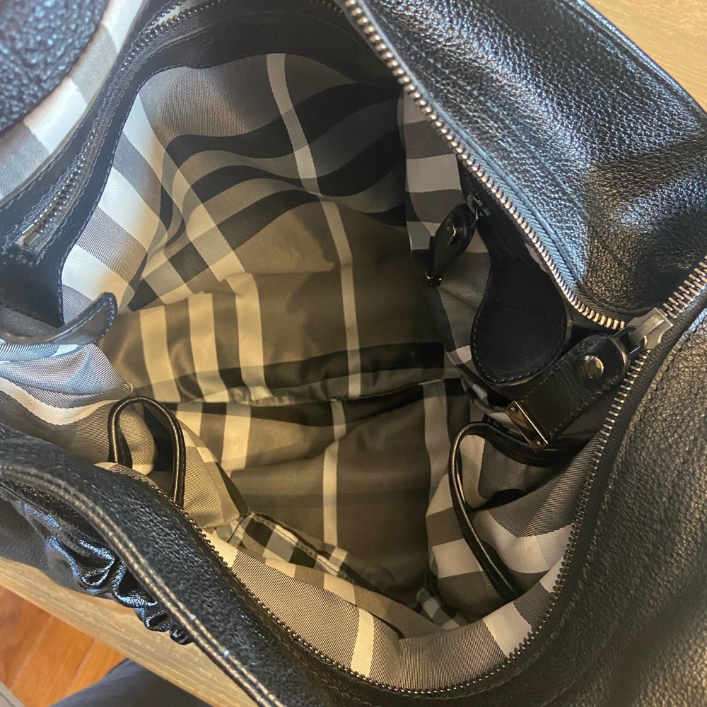 AUTHENTIC Burberry black pebbled leather hobo bag. Luxury like new - Picture 9 of 13